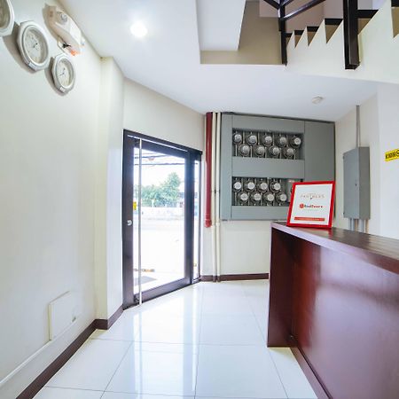 Reddoorz Near Angeles University Foundation Exterior photo